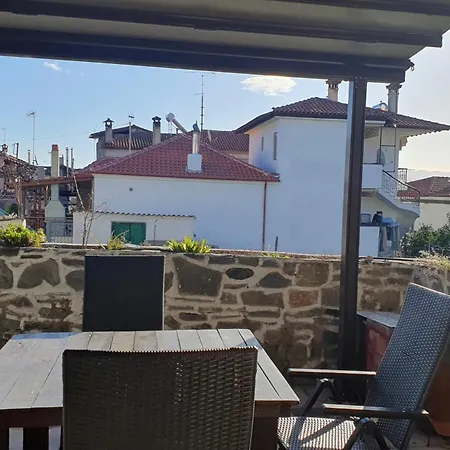 Lara's House