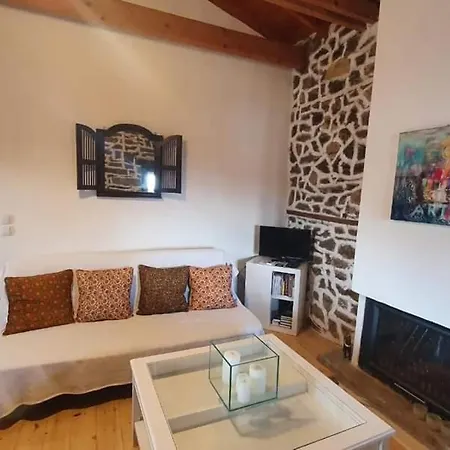 Lara's House